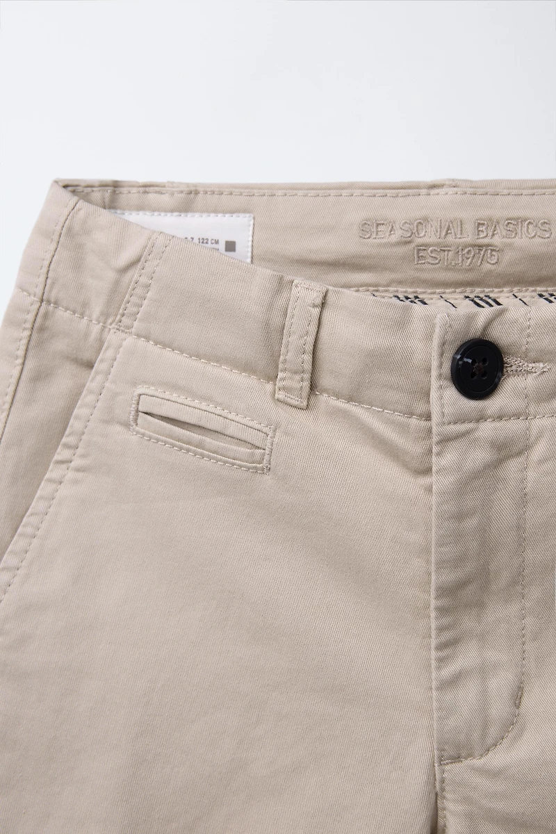 BERMUDA CHINO SLIM FIT BASIQUE