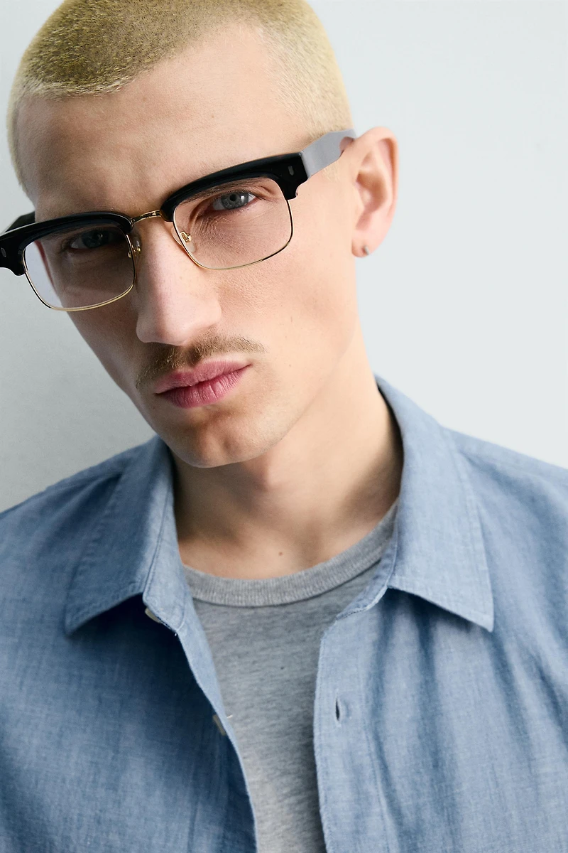 RELAXED FIT CHAMBRAY SHIRT
