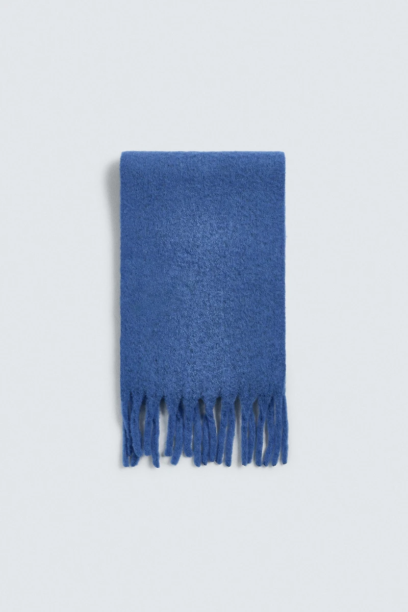 BRUSHED TEXTURE FRINGED SCARF