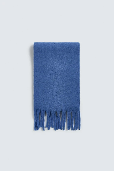 BRUSHED TEXTURE FRINGED SCARF