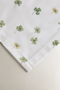 RESIN-COATED CLOVER TABLECLOTH