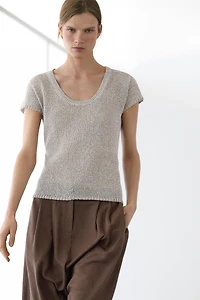 Pull manches courtes détail fil