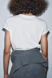 T-SHIRT À INSCRIPTION BRODÉE