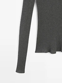 Ribbed V-neck T-shirt with long sleeves