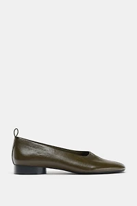 LOW HEELED LEATHER BALLET FLATS