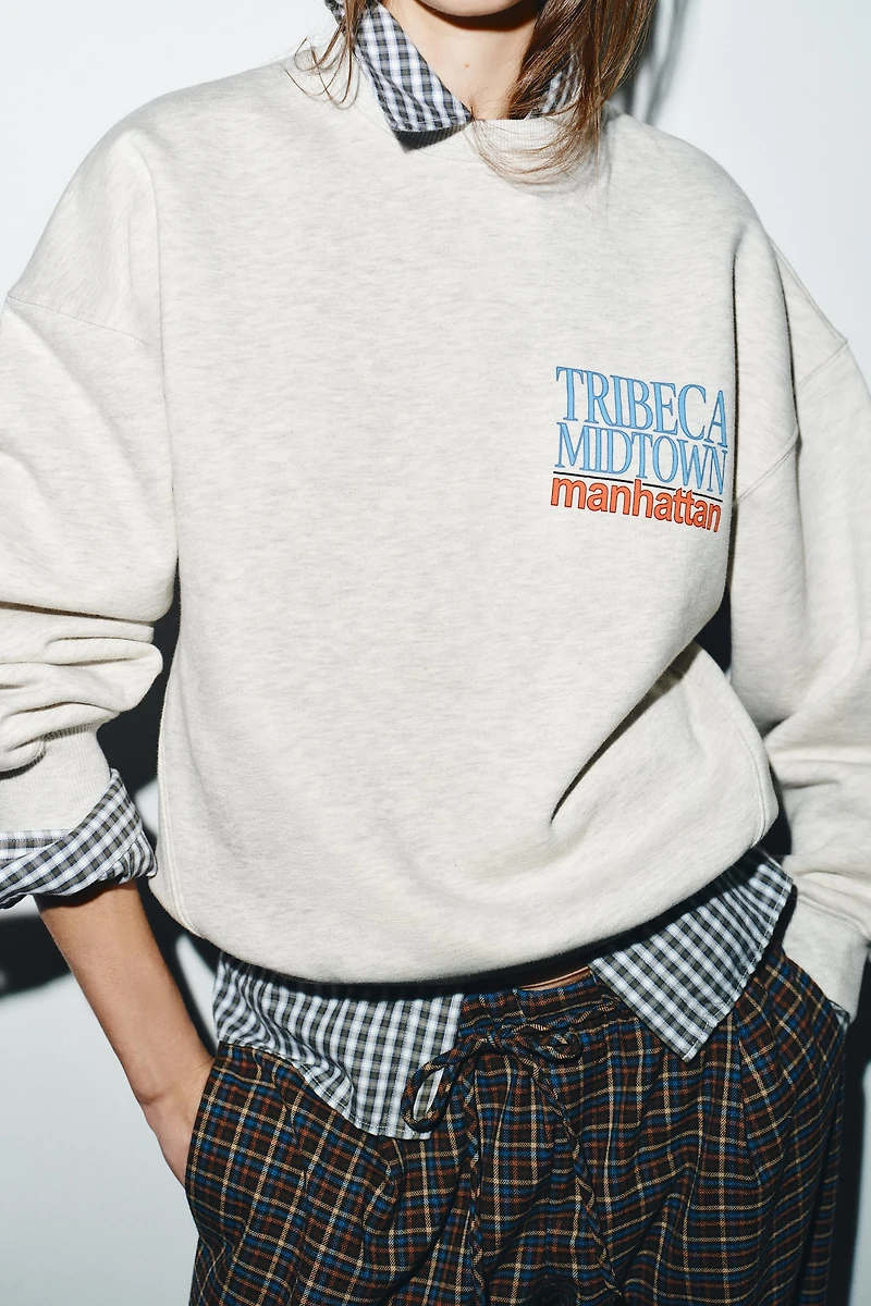 CONTRAST TEXT SWEATSHIRT
