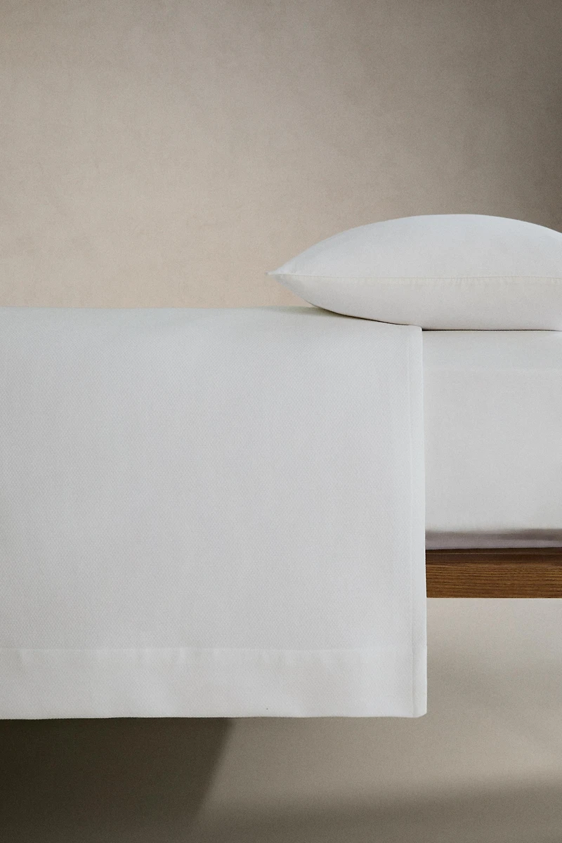 SQUARE BEDSPREAD WITH EDGE