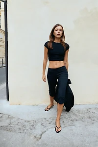 CROPPED SHORT SLEEVE T-SHIRT