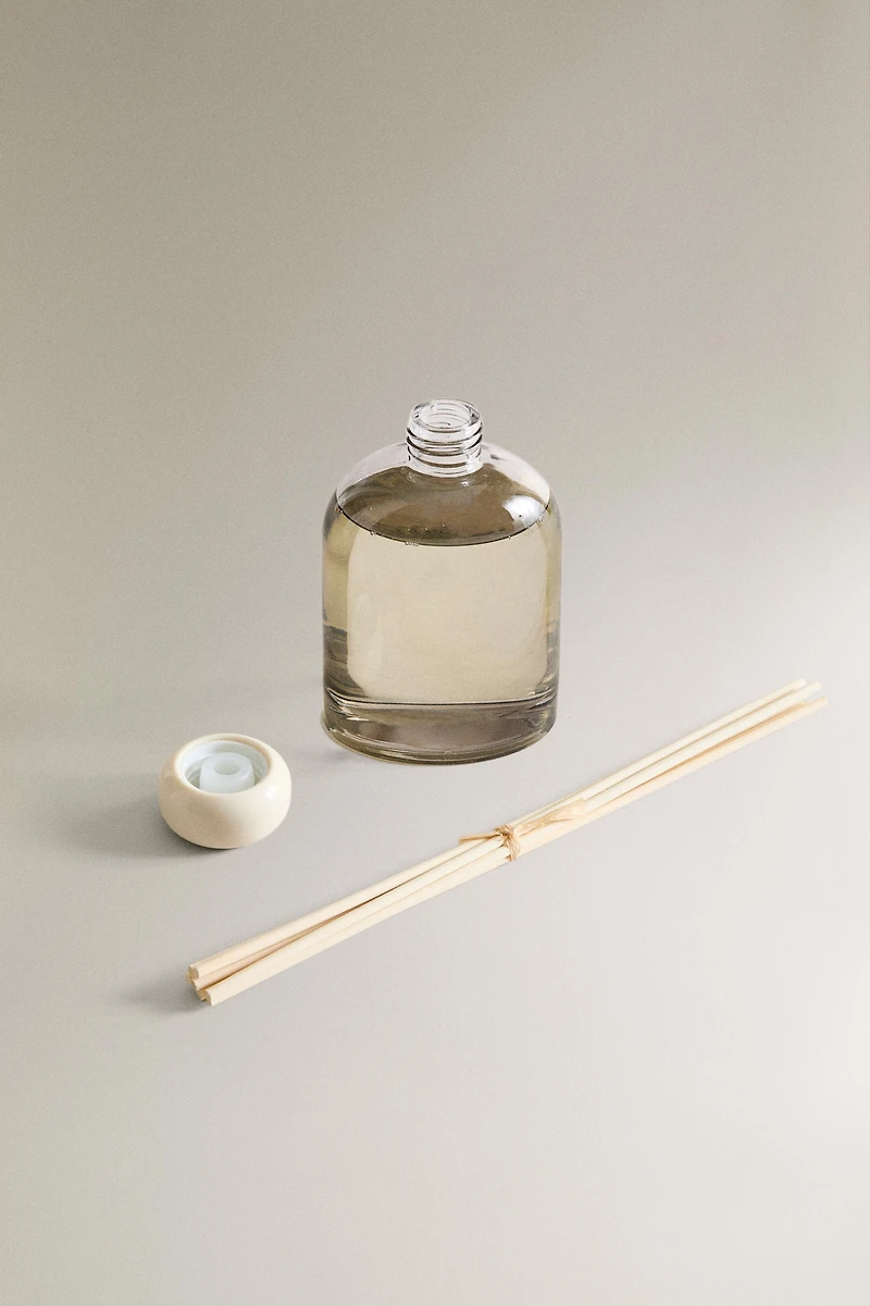(230 ML) DIFFUSEUR DE PARFUM D’AMBIANCE À BÂTONNETS FLEUR DE VÉTIVER