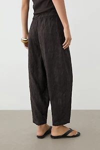 Pantalon fluide barrel fit brodé