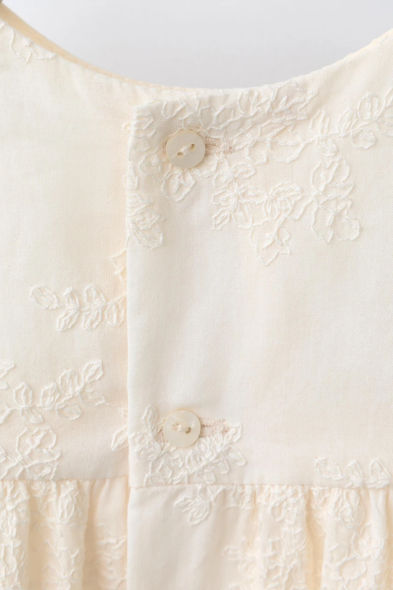 ROBE ET CULOTTE BRODÉES