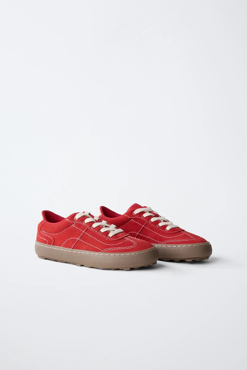 CONTRAST SNEAKERS