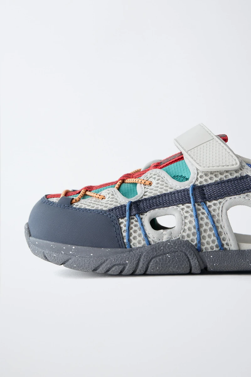 BAREFOOT SNEAKERS WITH CUTOUTS