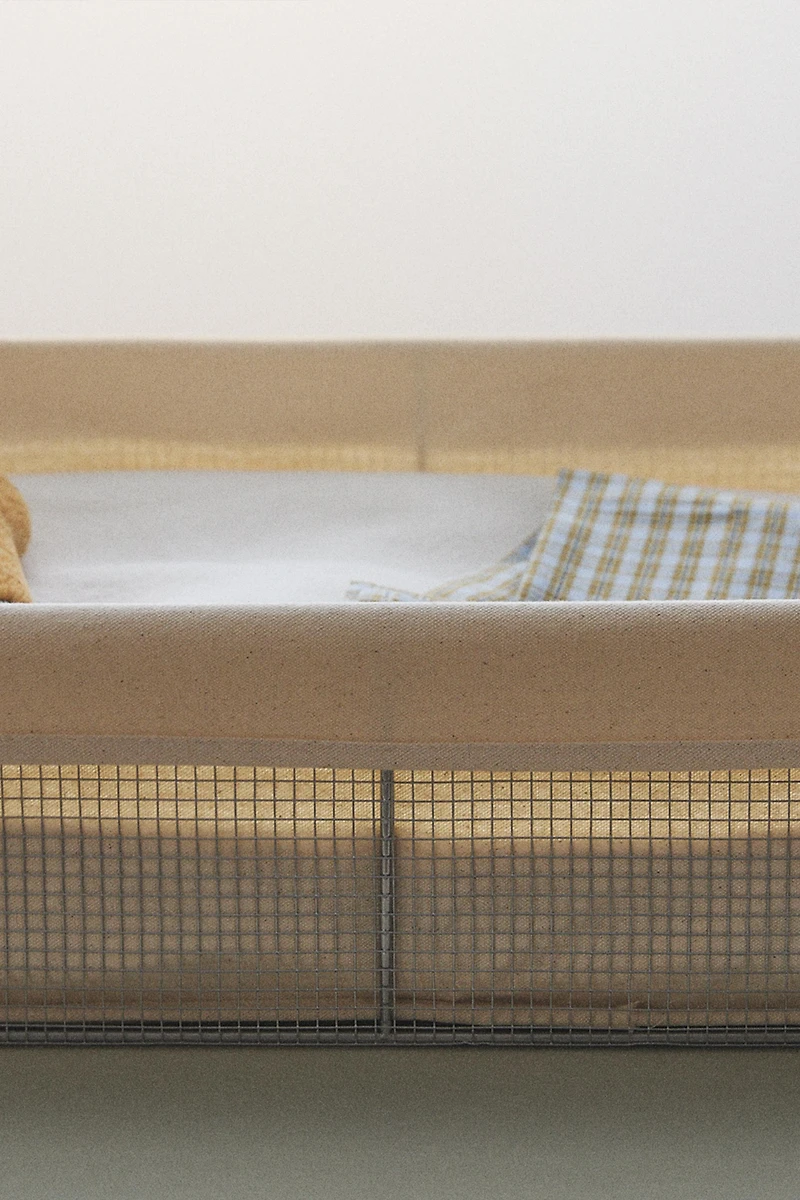 METAL LAUNDRY BASKET