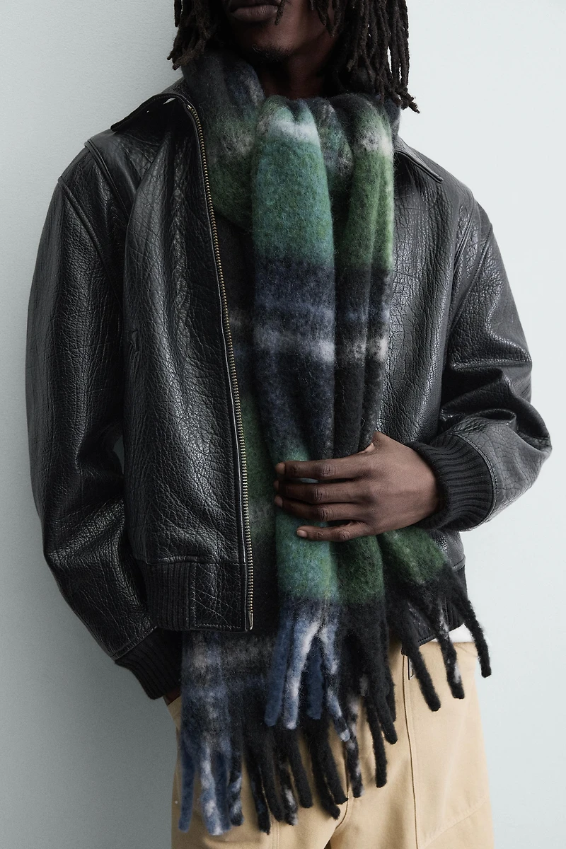 ÉCHARPE À CARREAUX BROSSÉE