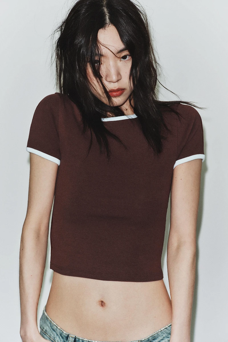 CONTRAST TRIM T-SHIRT