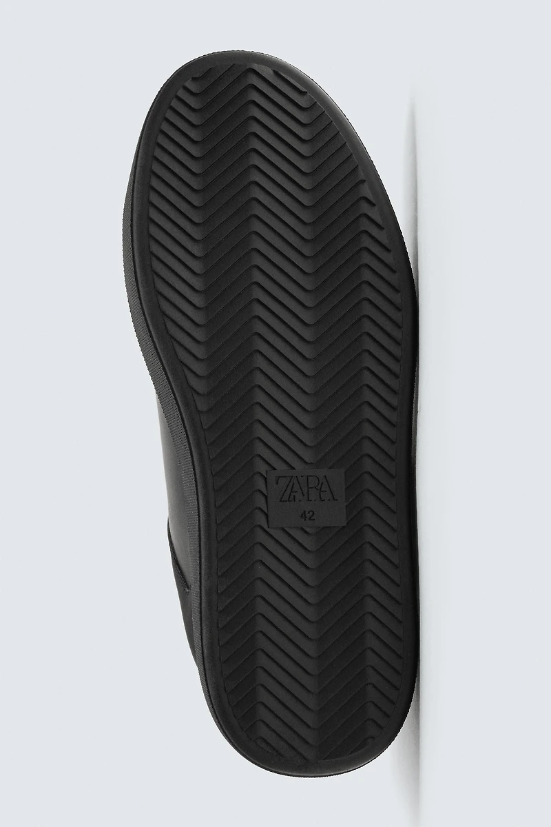MONOCHROME THICK-SOLED SNEAKERS
