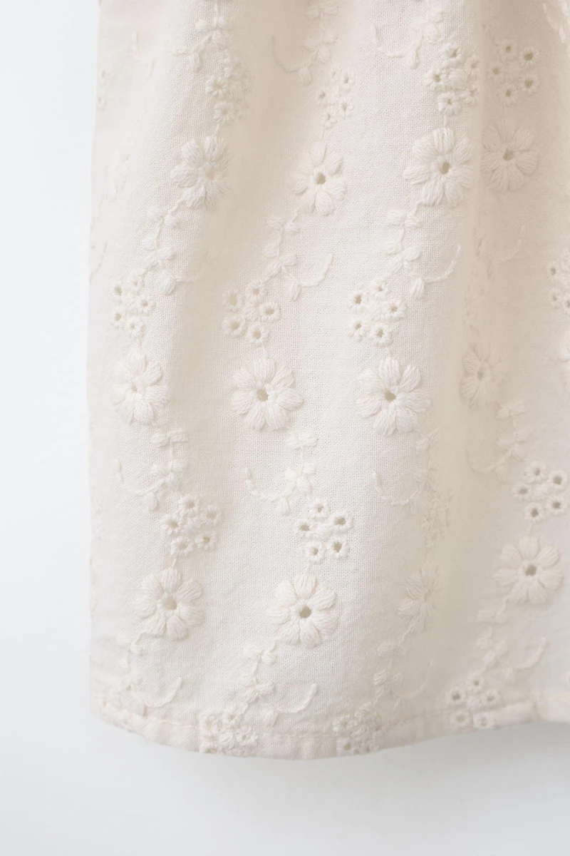 EMBROIDERED TOP