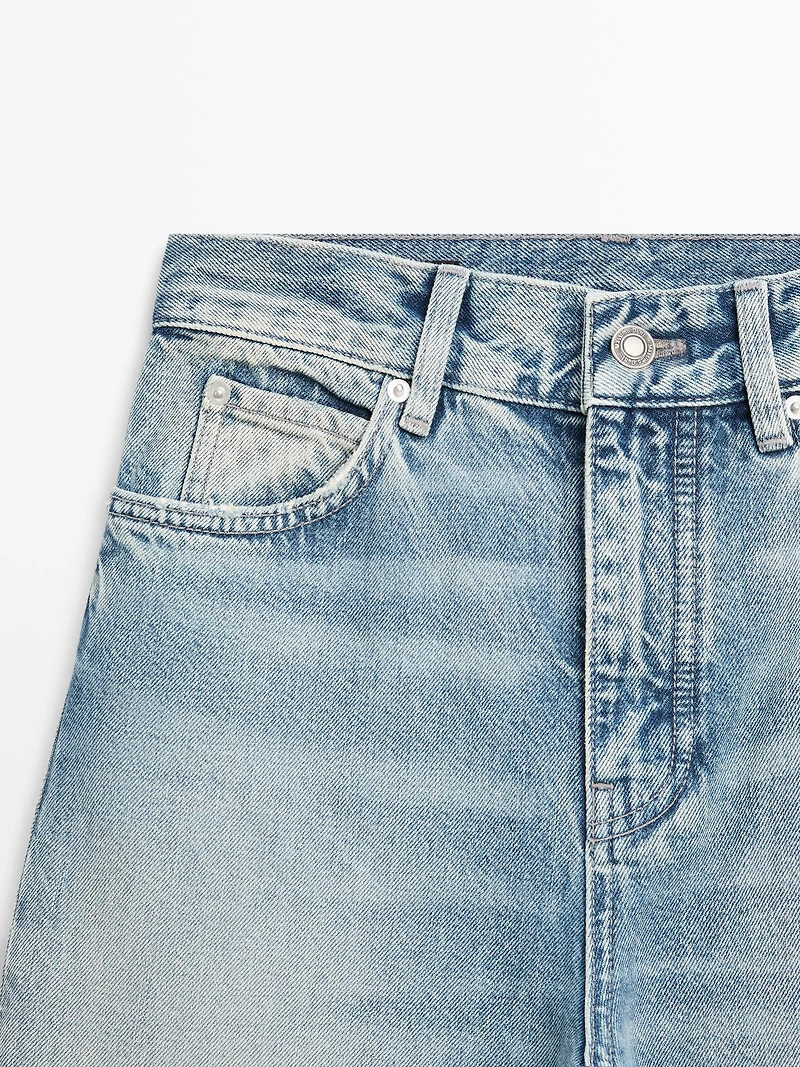 High-waist wide-leg jeans