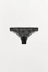 CULOTTE EN DENTELLE