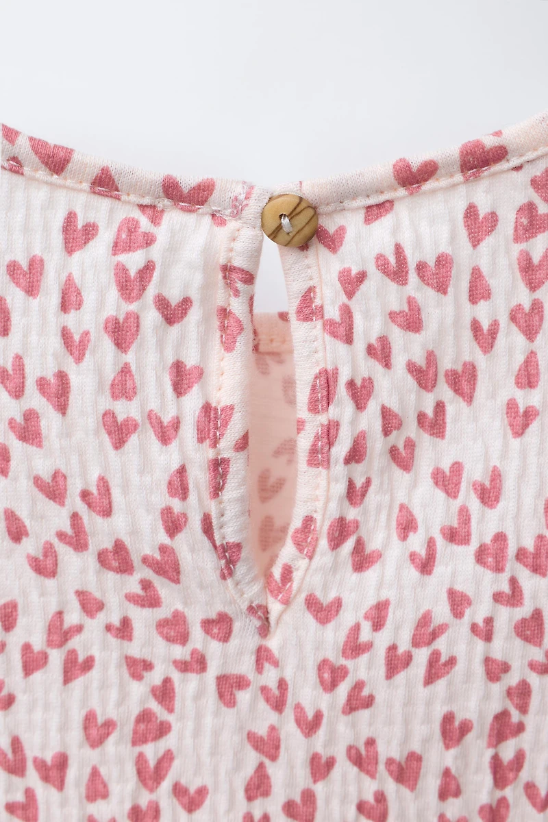 TEXTURED HEART RUFFLE T-SHIRT