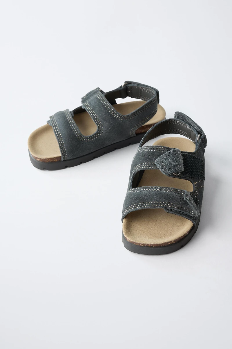 SANDALES EN CUIR