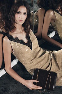 LEATHER SHOULDER BAG