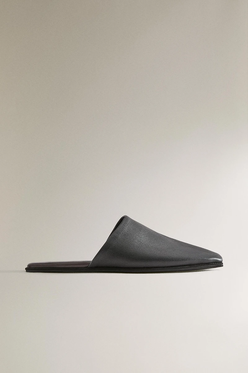 LEATHER MULE SLIPPERS