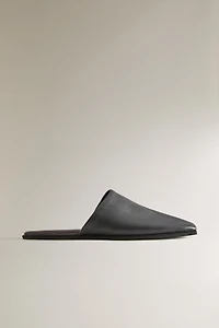 LEATHER MULE SLIPPERS