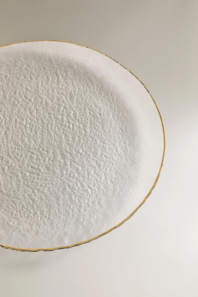 RAISED GLASS CHARGER WITH GOLD RIM