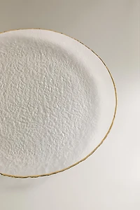 RAISED GLASS CHARGER WITH GOLD RIM