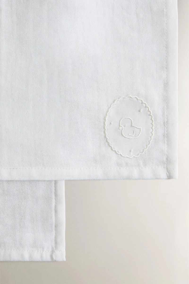 BABY EMBROIDERED MUSLIN CLOTH PACK (PACK OF 2)