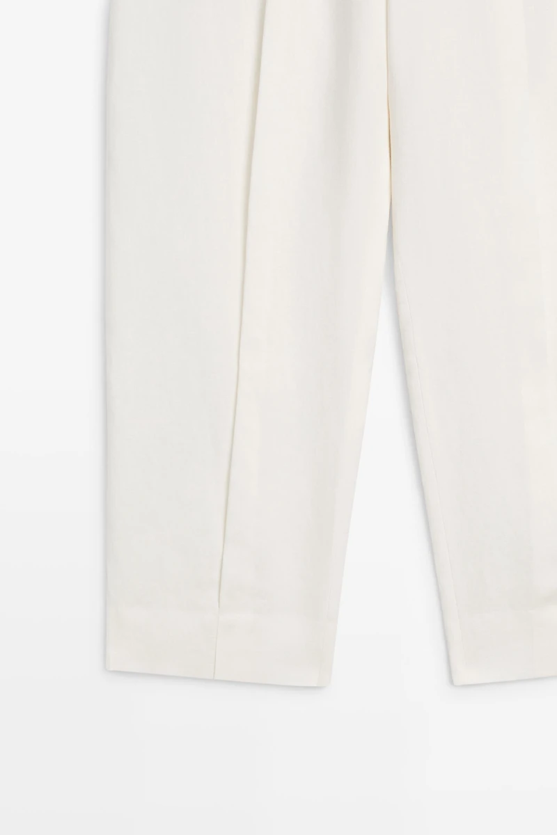 Linen trousers with darts