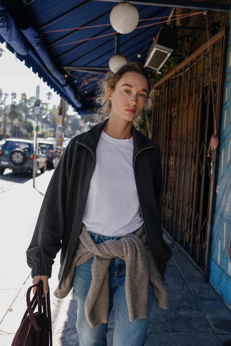 SOFT ZIP SWEATSHIRT