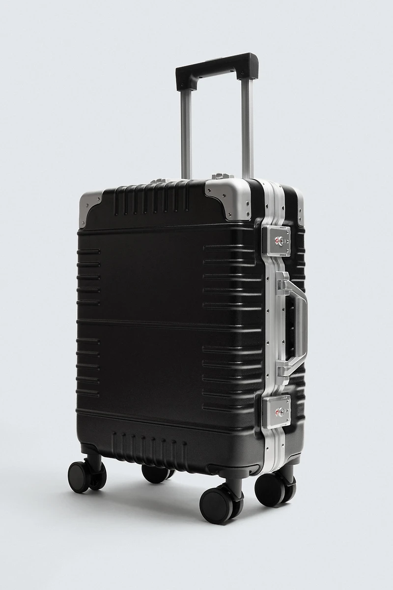 TRAVEL SUITCASE