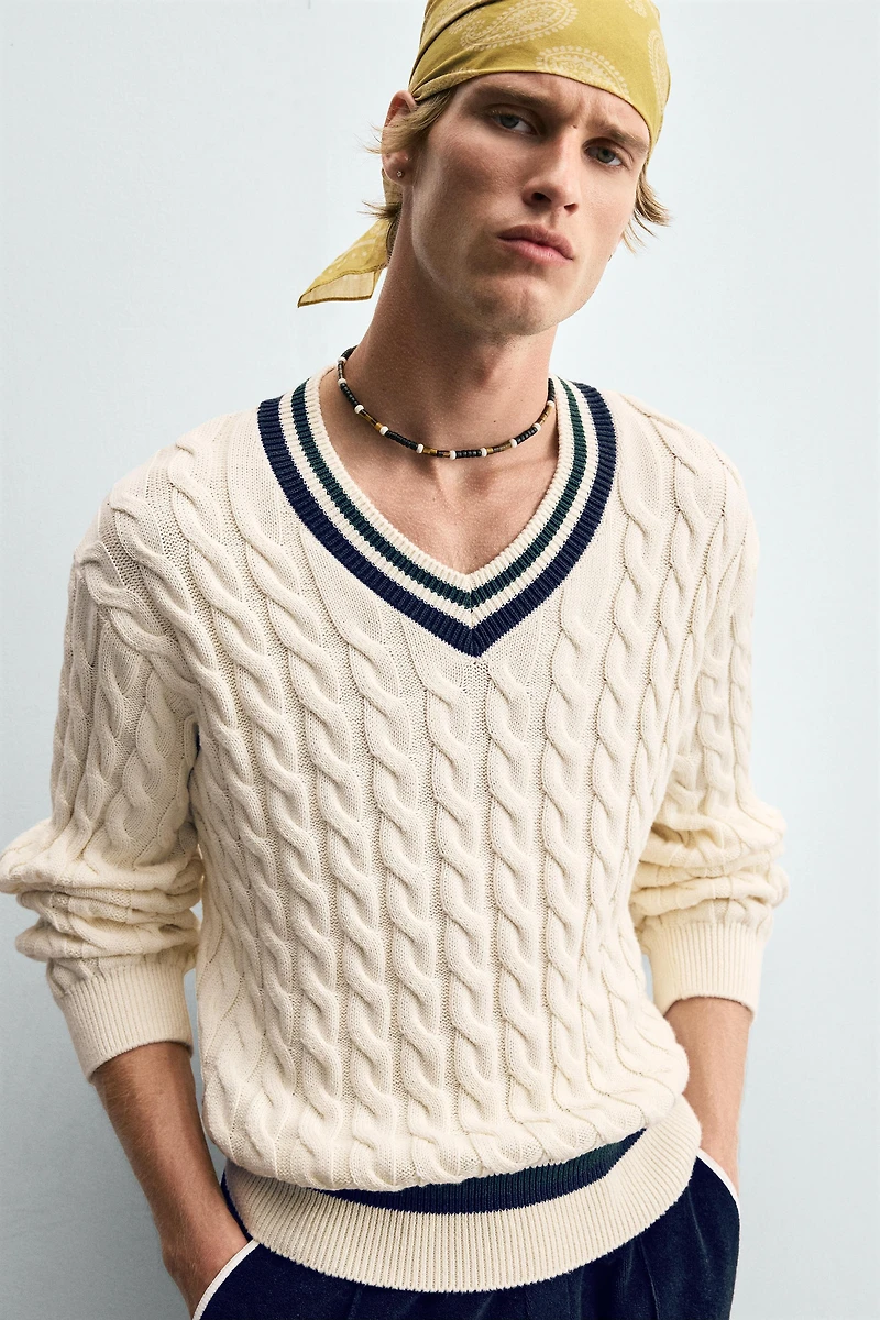 CABLE KNIT SWEATER