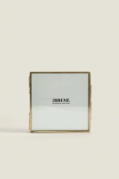 MULTIPLE PICTURE FRAME