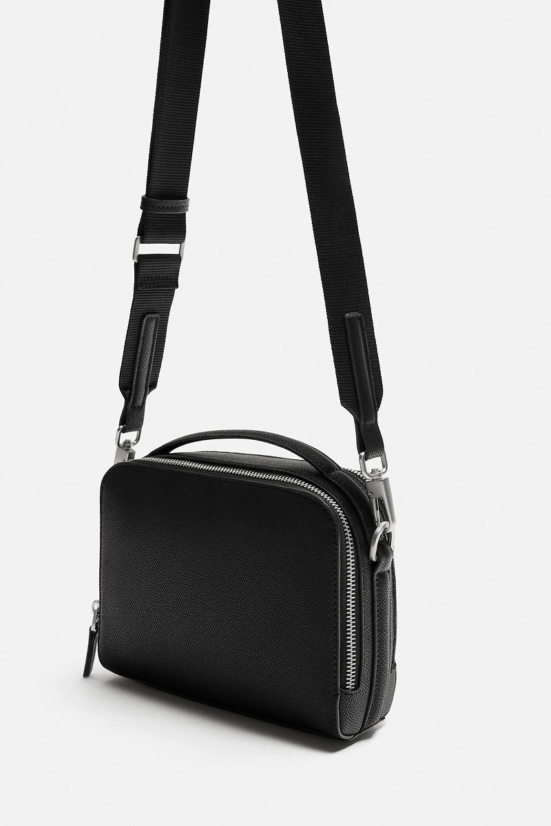 TEXTURED CROSSBODY BAG