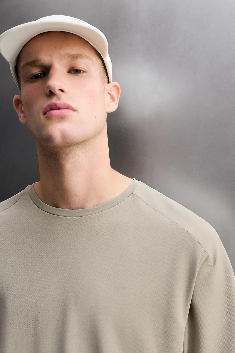 TECHNICAL PIQUÉ TEXTURE T-SHIRT
