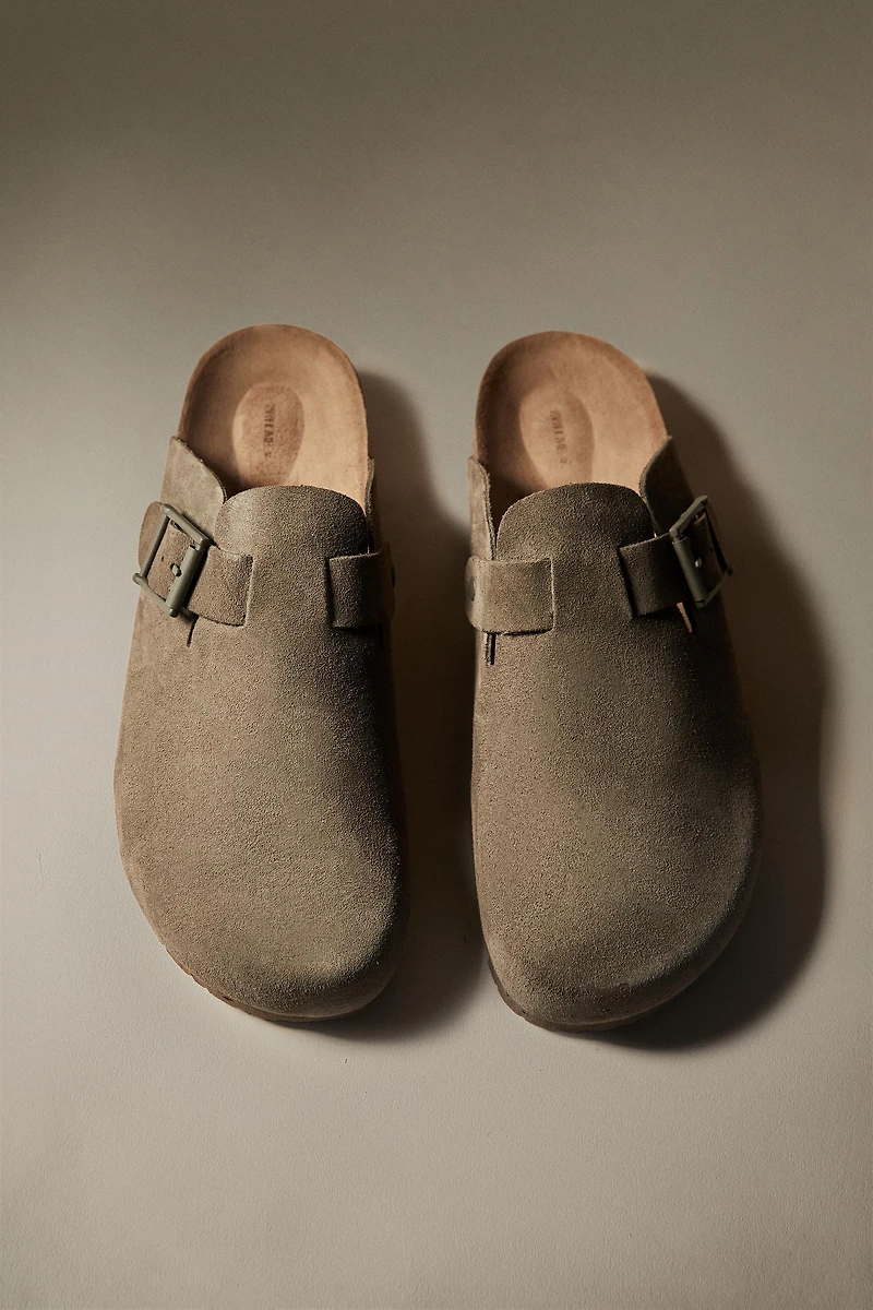 LEATHER CLOGS WITH BUCKLE
