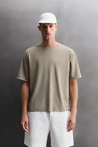 TECHNICAL PIQUÉ TEXTURE T-SHIRT