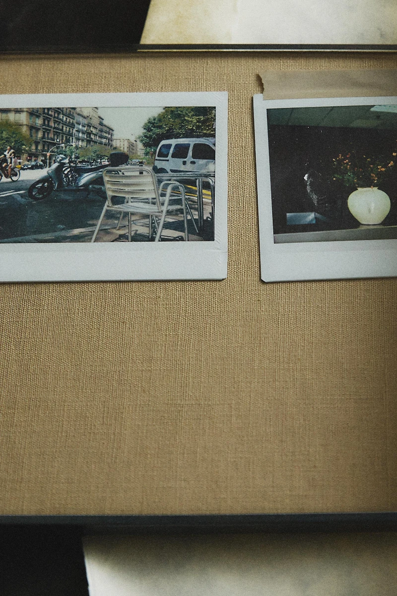 BLACK METAL PICTURE FRAME