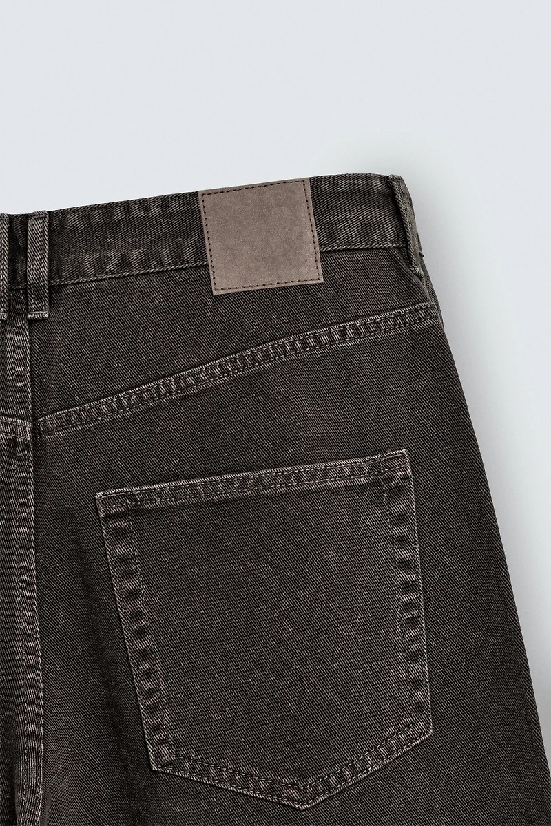 RELAXED FIT PANTS WITH ROTATED SEAM