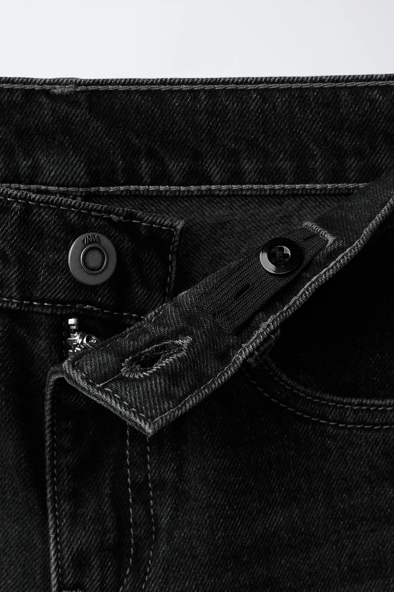 STRAIGHT LEG JEANS