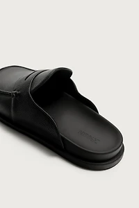 LEATHER LOAFER CLOGS
