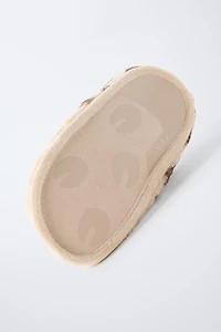 GIRAFFE SLIPPERS