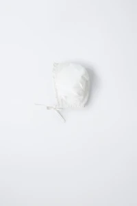 PLAIN LINEN BONNET WITH LACE