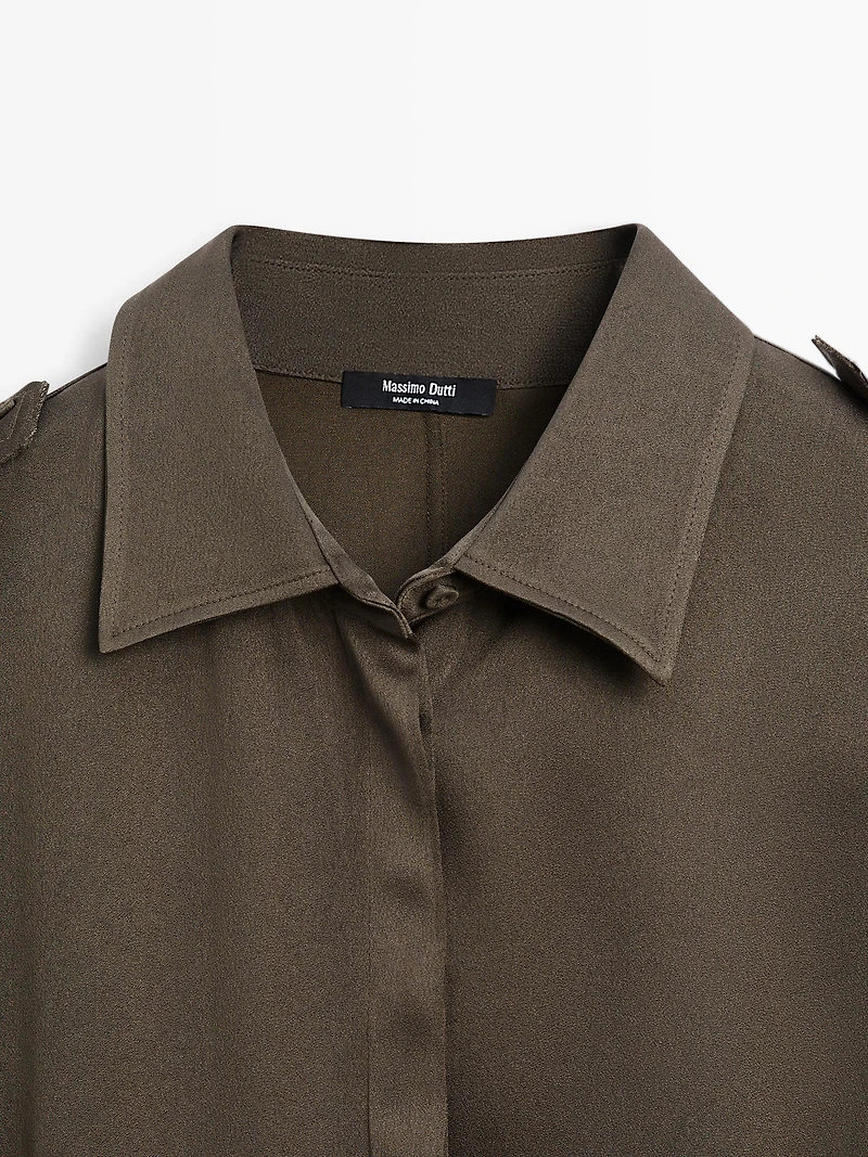 Flowing shirt with waist detail