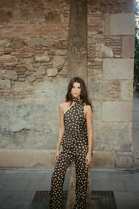 SATIN EFFECT HALTER SCARF TOP