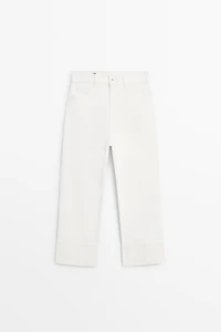 Mid-waist capris with turn-up hems